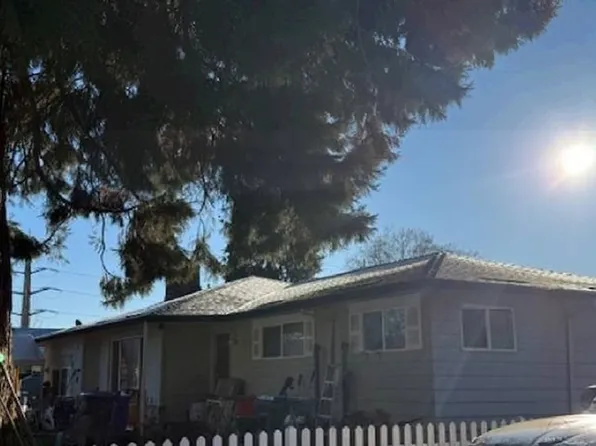 1859 N Davis St, Cornelius, OR 97113