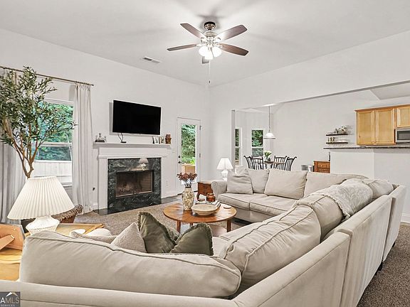 2nd image of 48 Fox Ridge Dr