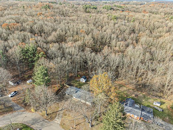 3rd image of 150 Applehill Ln