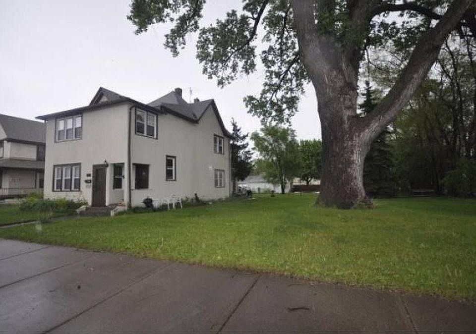 1st image of 2535 2nd St NE #1