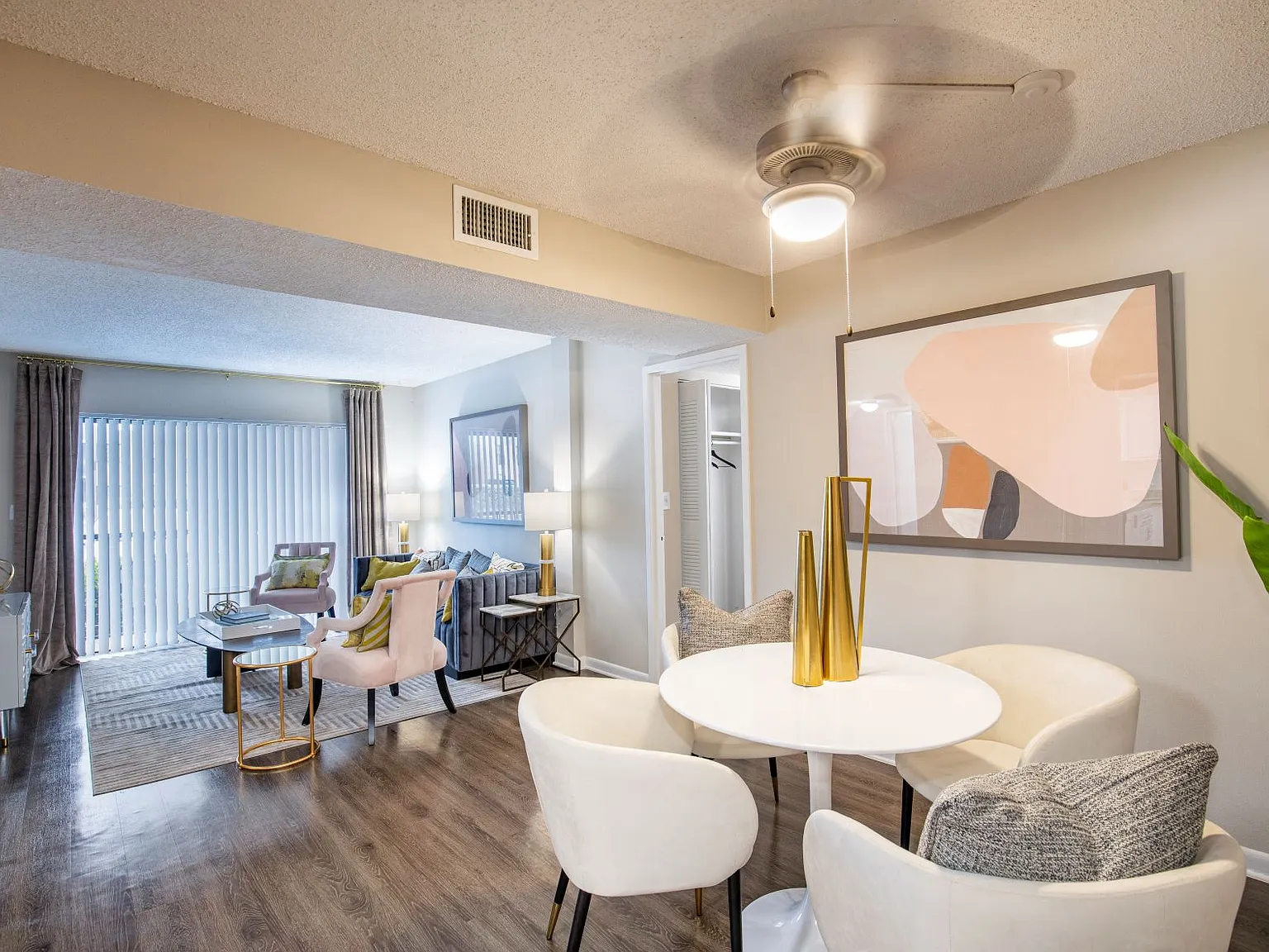 Del Oro Apartment Homes — Photo 1