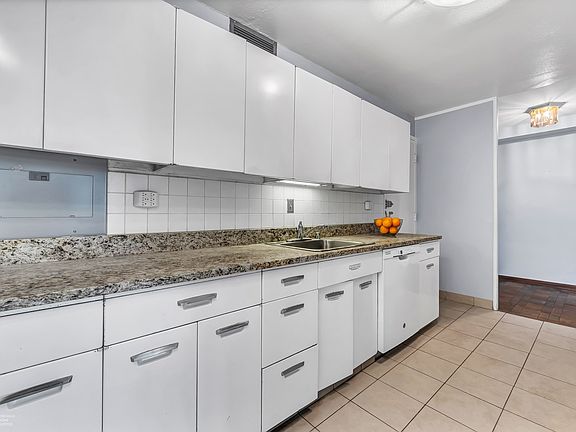 5th image of 340 W Diversey Pkwy APT 1120