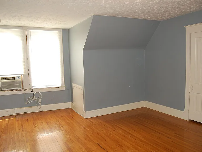 1339 S 19th St — Photo 2