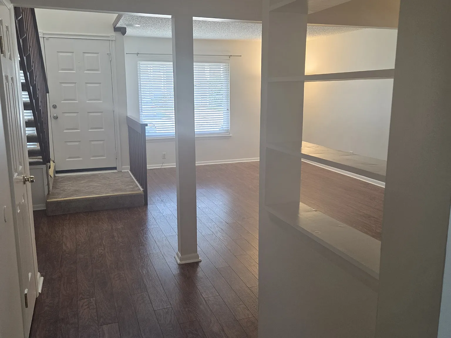 3 bed, 2.5 bath, 1541 sqft, $2,400 — Photo 3