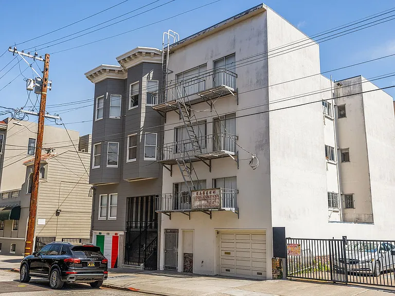679 Green Street — Photo 30