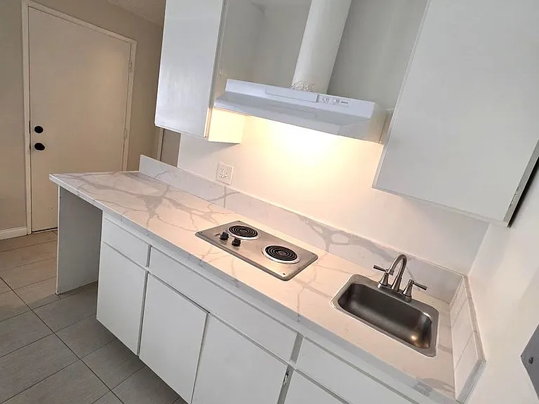 11018 Aqua Vista, LLC — Photo 10