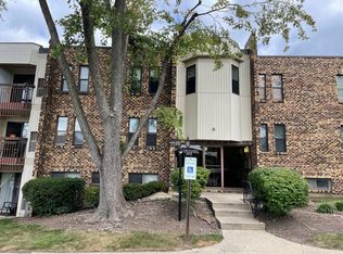 2212 Country Club Dr APT 3, Woodridge, IL 60517