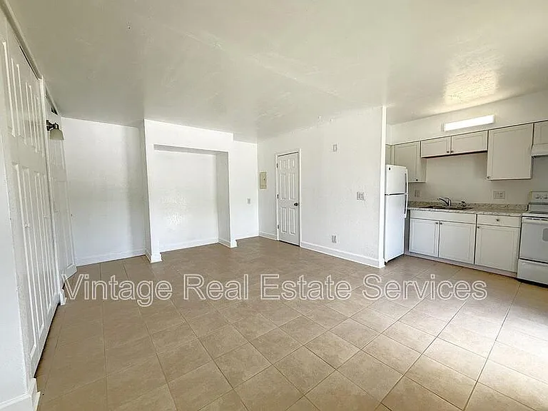 Whitehall Garden Apartments — Photo 13