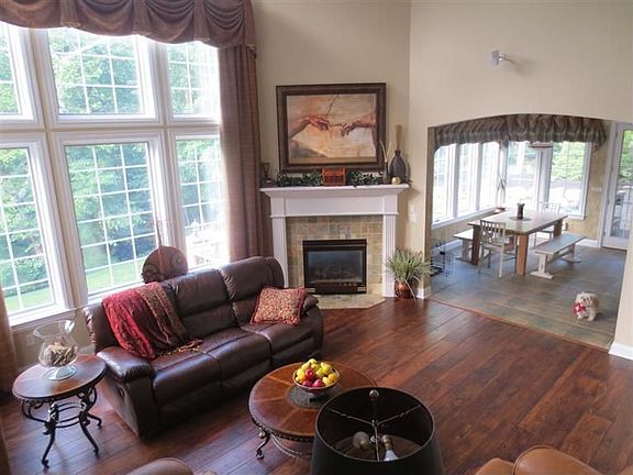 3rd image of 8284 Old Woods Ct