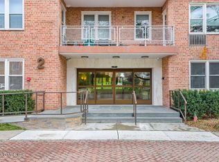 2 Putnam Hl APT 1C, Greenwich, CT 06830