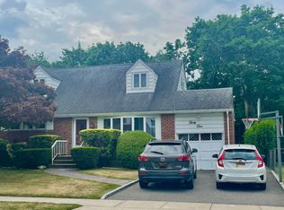 34 Underhill Ave, Syosset, NY 11791