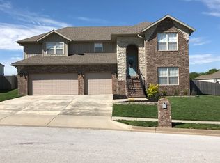 611 E Sugarmill Ct, Ozark, MO 65721