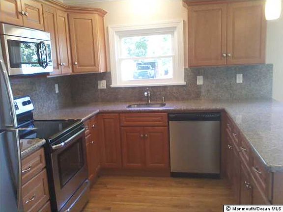 4th image of 14 Troumaka St