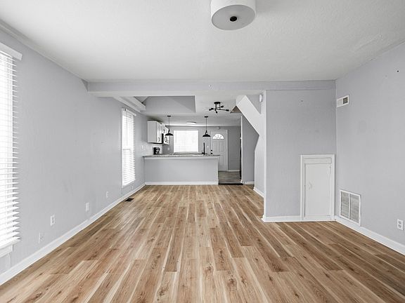 4th image of 412 Bernard Ave