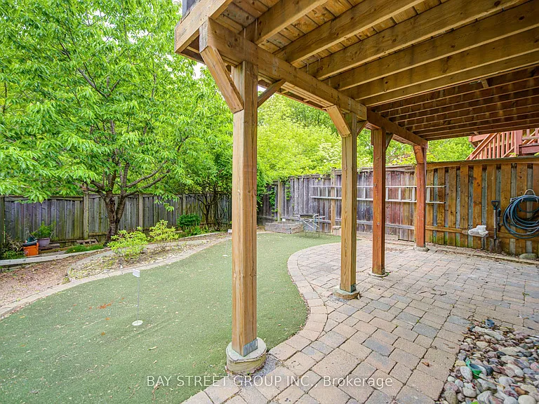 46 Romance Dr — Photo 34