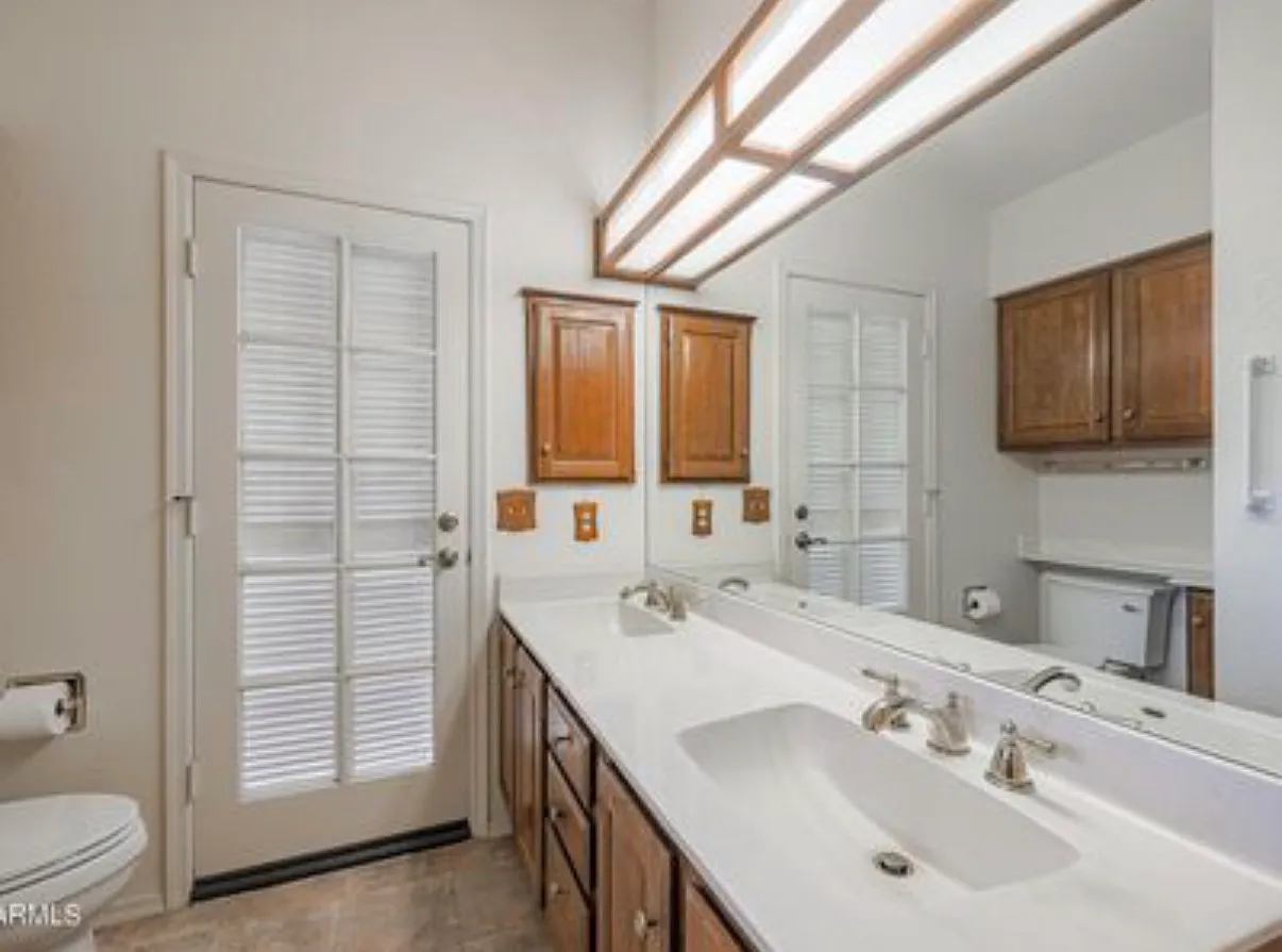 3 bed, 1809 sqft, $2,500 — Photo 2