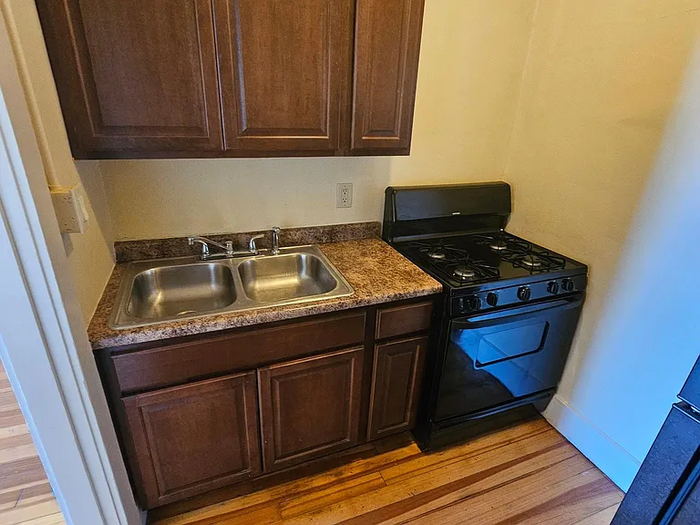 6 Main St #106 — Photo 3