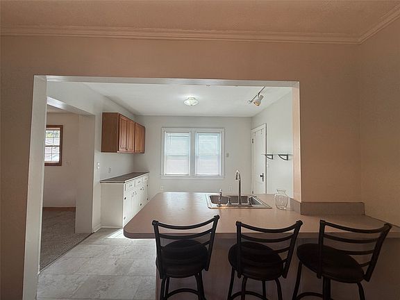 5th image of 613 Elm Ct
