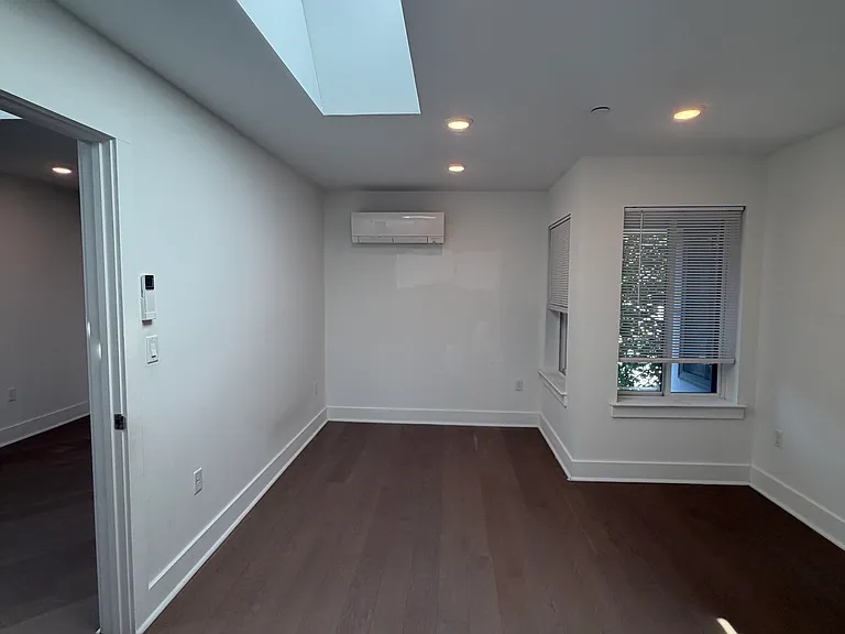 25 Eleanor St #205 — Photo 19