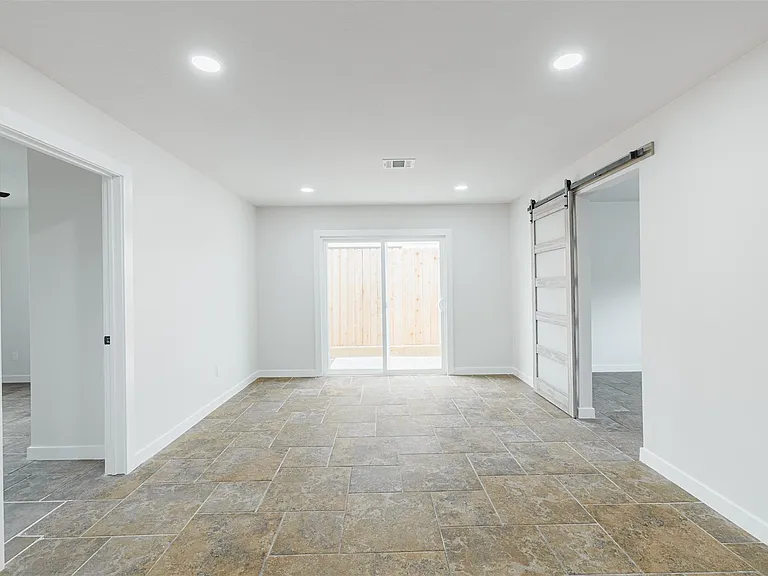 10055 Larston St — Photo 14