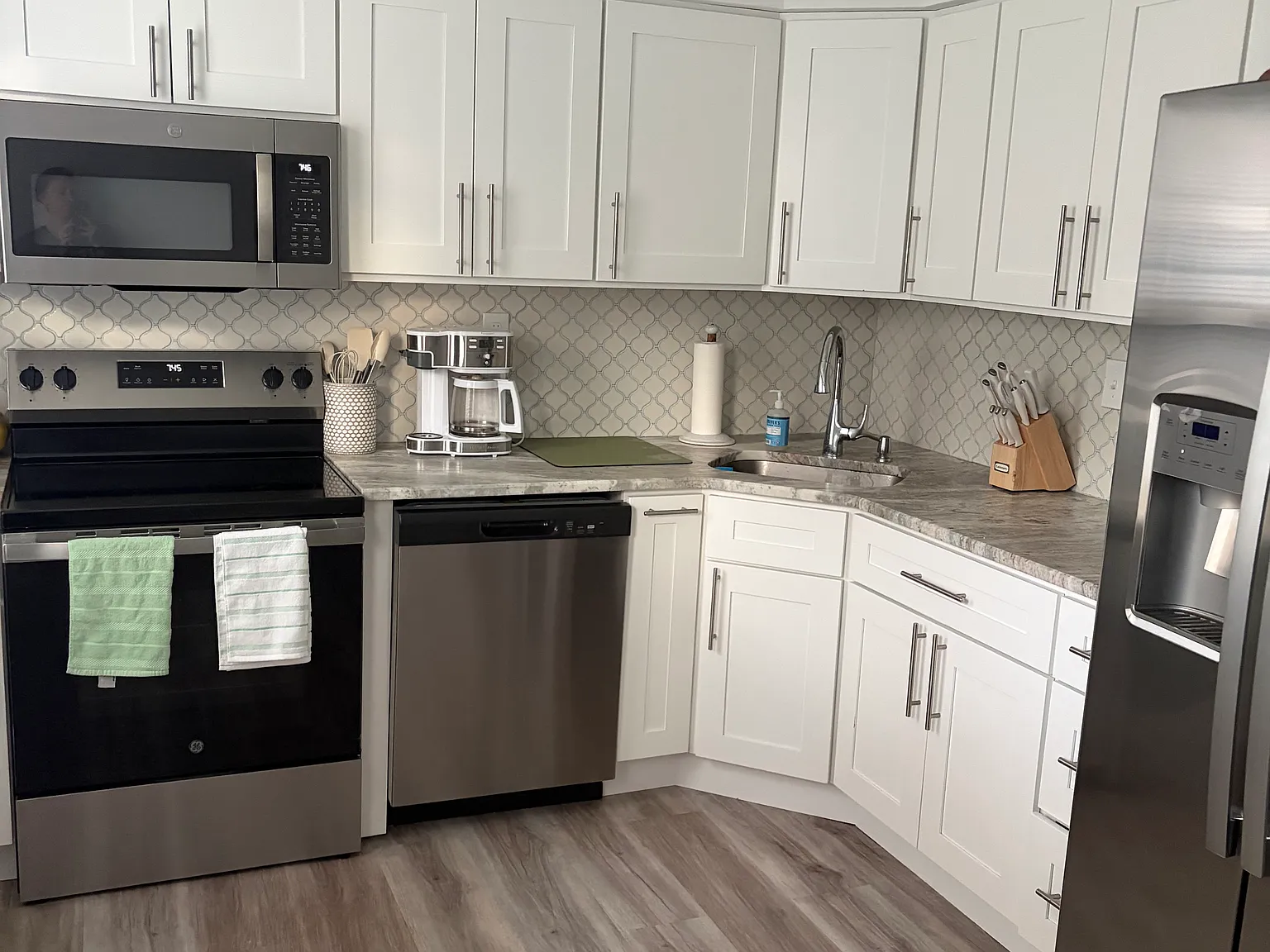 1660 Bluebird Dr — Photo 1