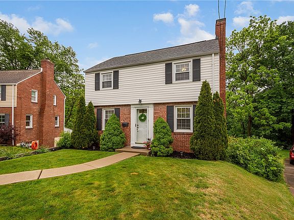 2nd image of 383 Woodcliff Cir
