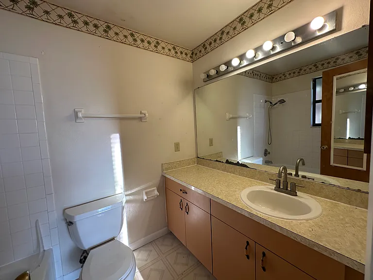 2050 San Marcos Dr SE #214 — Photo 5