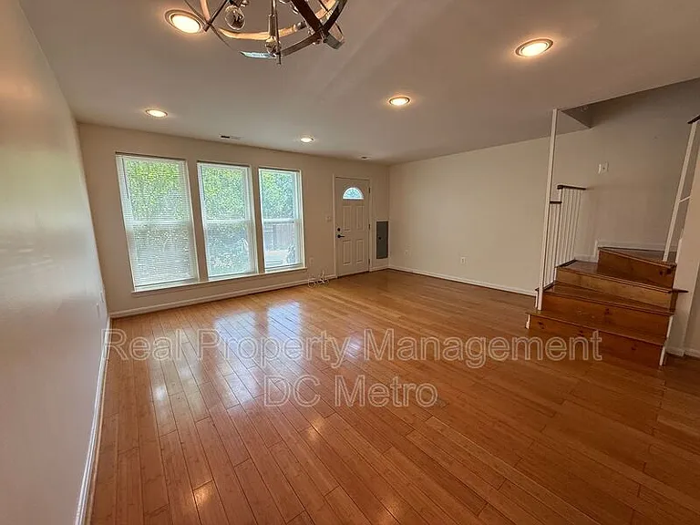 1125 Harvard St NW #R — Photo 2