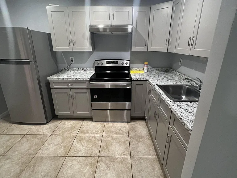 Wadsworth Pl — Photo 1