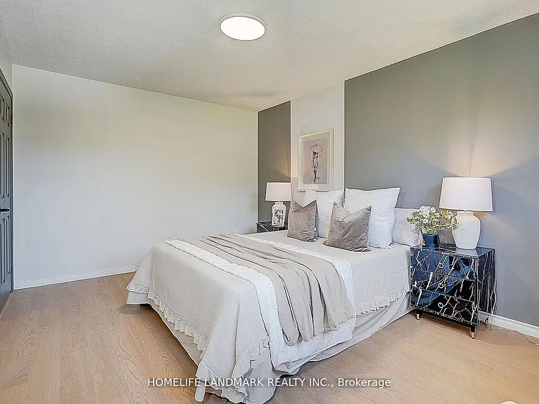 20573 Yonge St — Photo 41