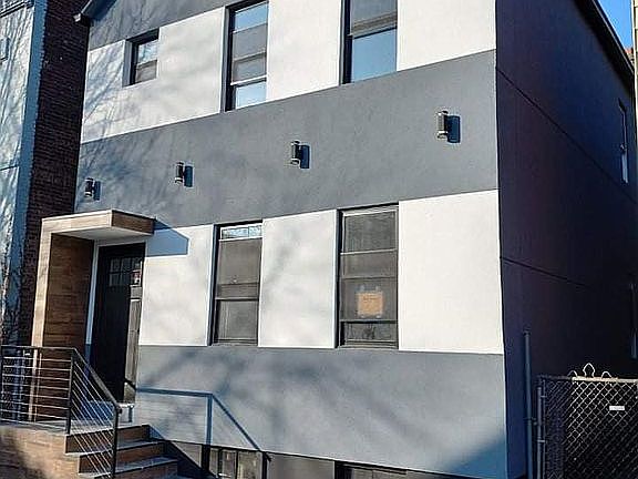 2nd image of 479 2nd St