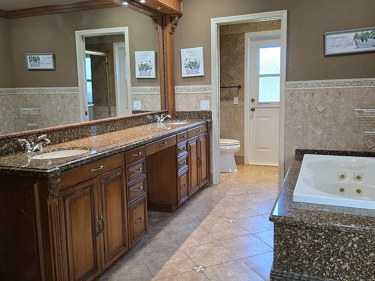 11630 Island Lakes Ln — Photo 17