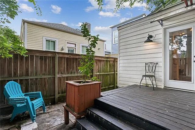 2115 Chippewa St — Photo 12