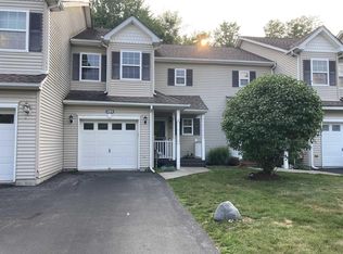 185 Pinebrook Dr, Hyde Park, NY 12538