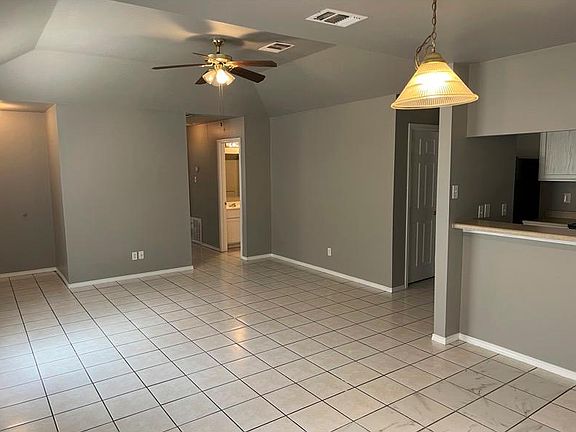 4th image of 6018 State St #101
