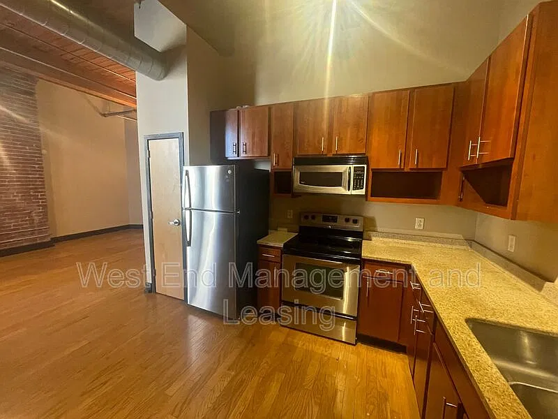 1 bed, 1.0 bath, $1,145 — Photo 3