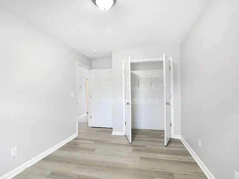 304 Keeneland Dr #2A — Photo 7