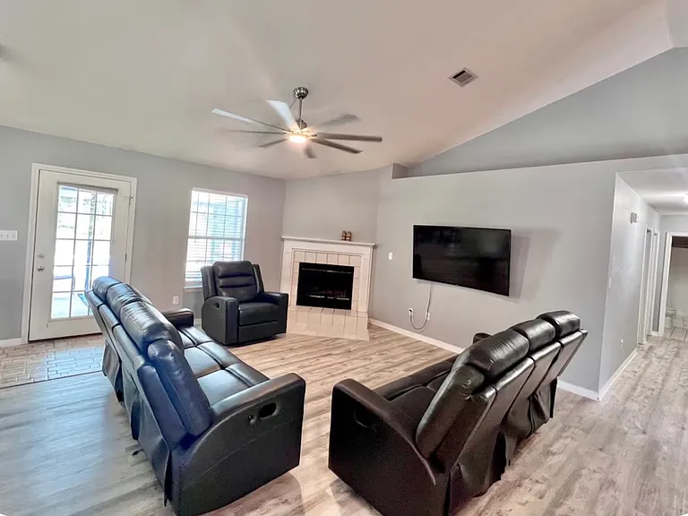 2524 Bluewater Dr — Photo 17