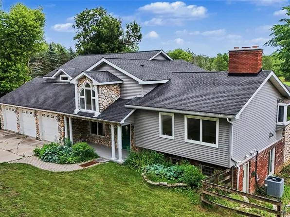 3556 E Dryden Rd, Metamora, MI 48455