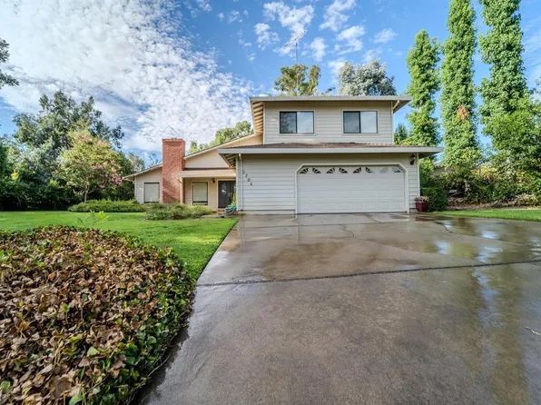 2704 Oakhurst Dr, Oakdale, CA 95361