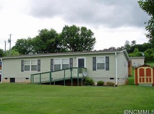 12 Toms Rd, Candler, NC 28715