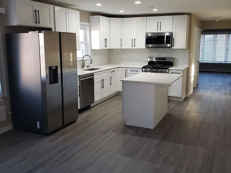 8604 W Carmen Ave — Photo 6