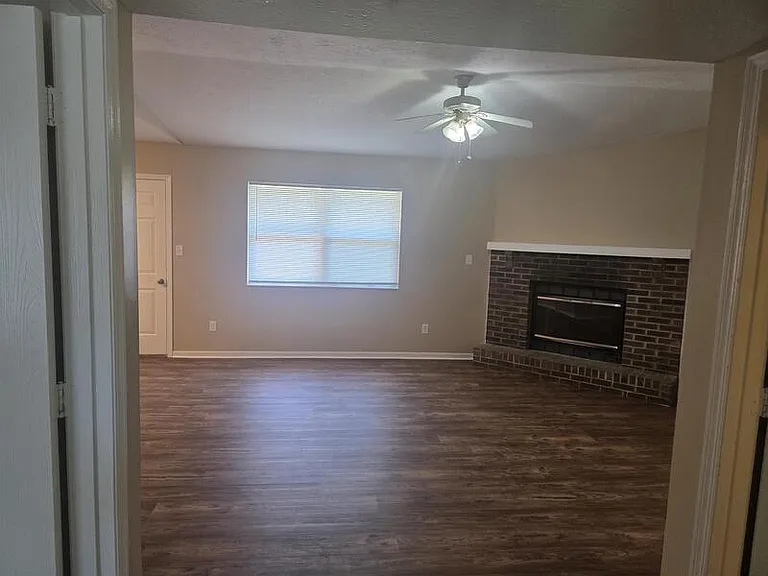 146 Nancy Ln — Photo 2