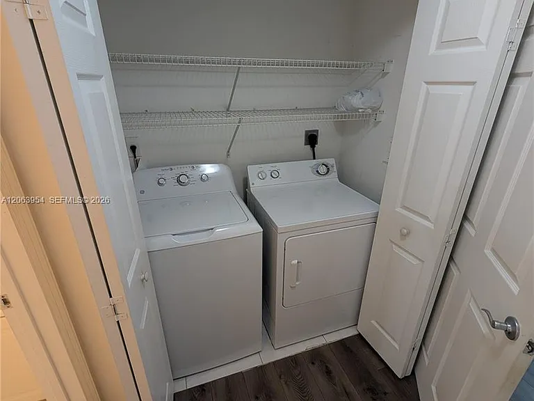6831 SW 44th St #203 — Photo 13