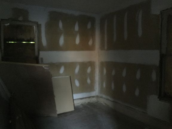 5th image of 118-20 E Borden Ave