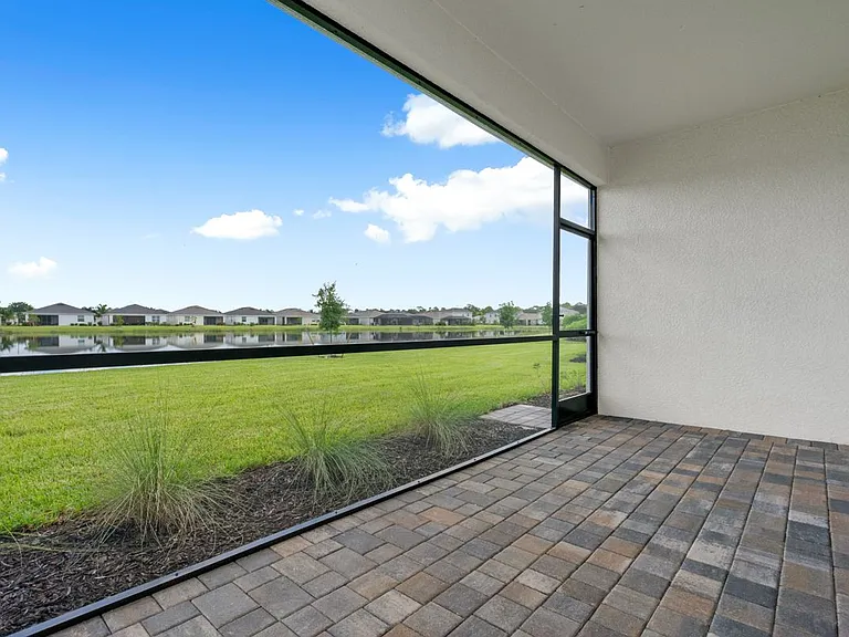 4363 Lemongrass Dr — Photo 8