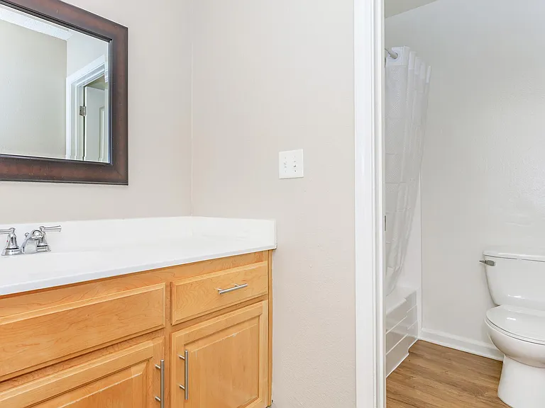 Regency Plaza Apartment Homes — Photo 36
