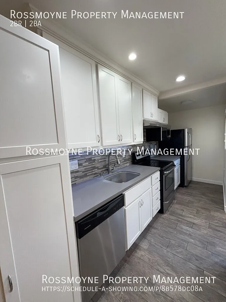 Beautifully Updated 2 Bedroom 1 Bath Single Family Home in Burbank with detached Bonus Loft and Bath — Photo 2