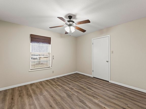4th image of 245 Davis Ave