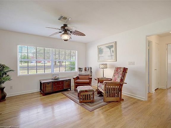 5th image of 1209 Lakeview Dr